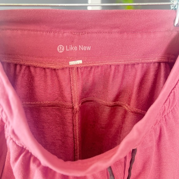 Lululemon - Picture 13 of 14